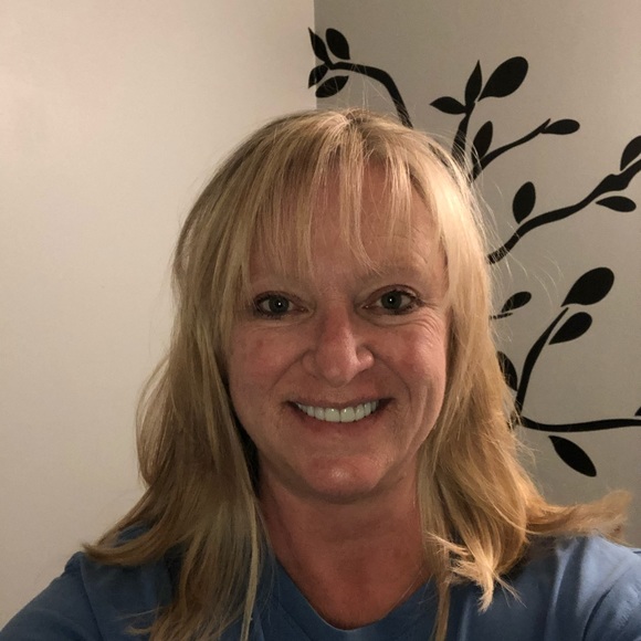 Meet your Posher, Gayle - Picture 3 of 4